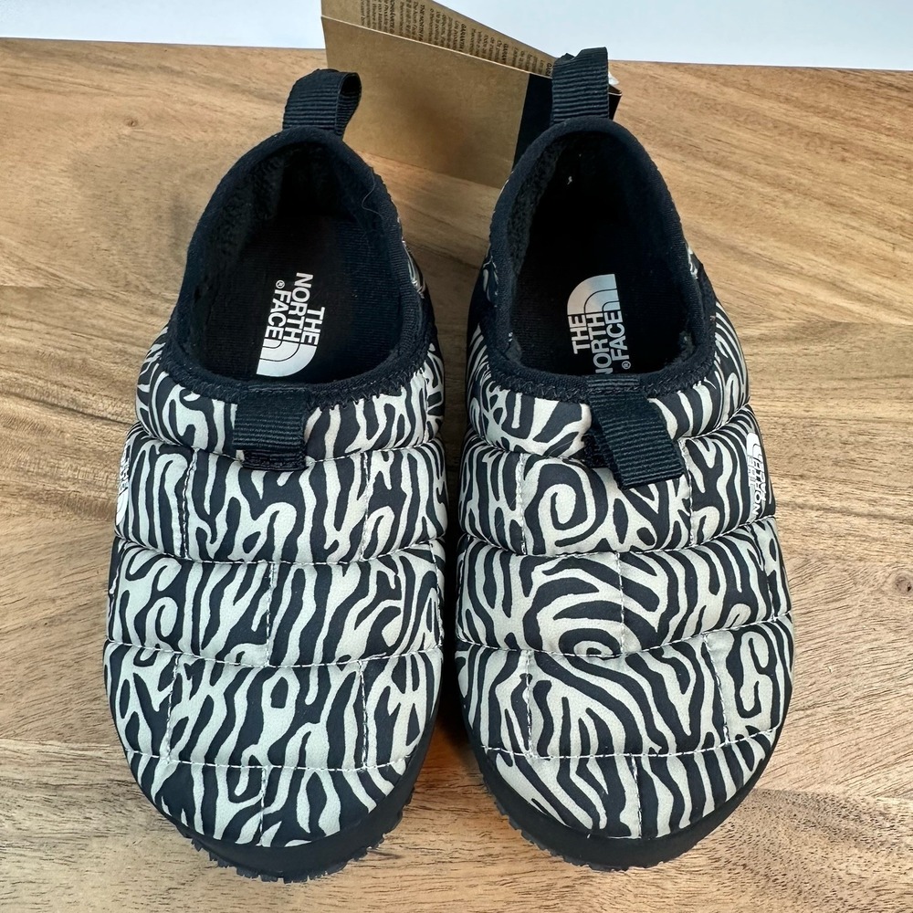 New Little Girls The North Face ThermoBall Traction II Slippers Shoes Size 13 C